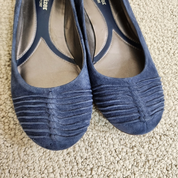 Naturalizer Shoes Mitzy Slip On Flats Blue Suede Round Toe Work Wear Size 7 Wide - Picture 6 of 12